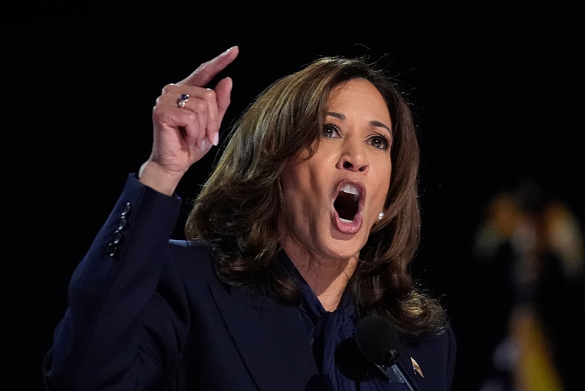 Brynn Anderson/AP : Democratic candidate and VP Kamala Harris accepts US presidential nomination